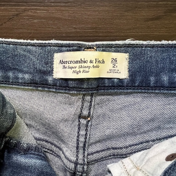 A&F The Super Skinny Ankle High Rise Jeans - Picture 6 of 7